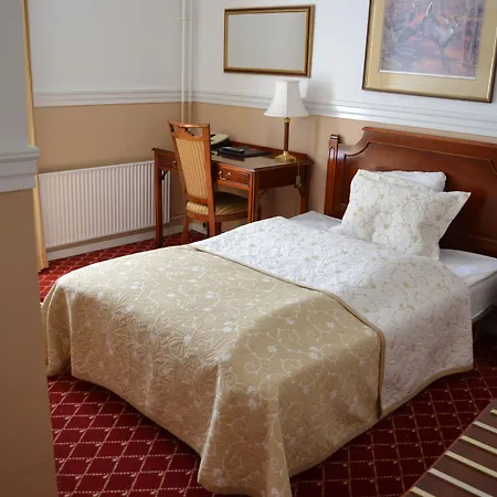 Отель Milling Plaza 4*