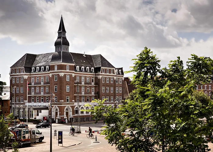 Hotell Milling Plaza 4*